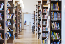 Kraj dá 2 miliony na knihovny. Ve Veltrusech díky dotaci pořídí novou audiovizuální a další techniku